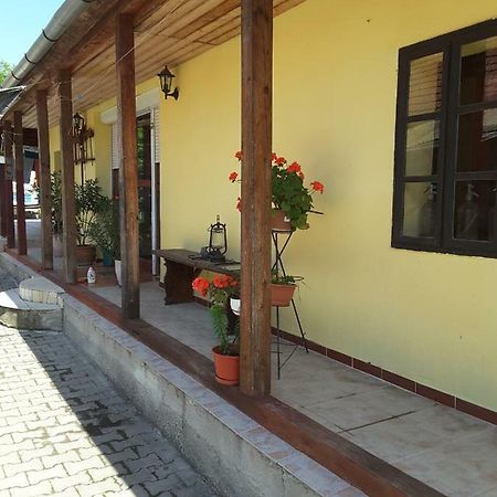 Ibolya Apartman Apartment Kano ภายนอก รูปภาพ