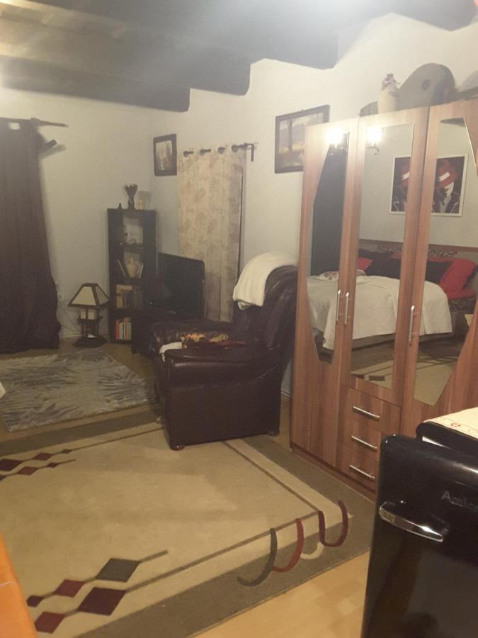Ibolya Apartman Apartment Kano ภายนอก รูปภาพ
